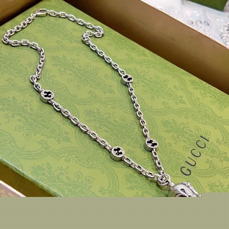 G*u*i necklaces